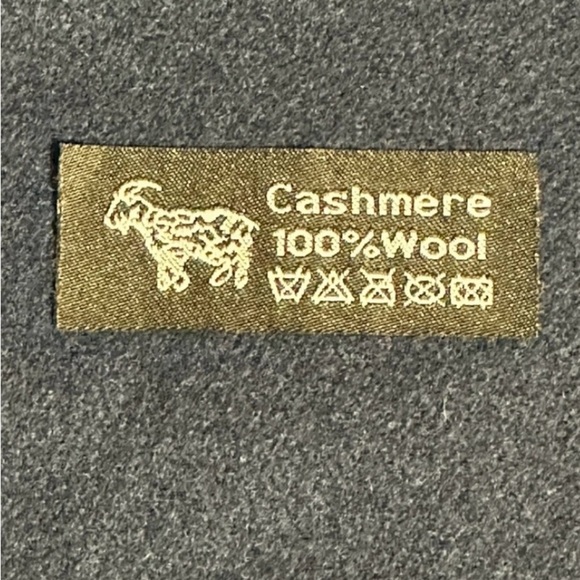 NWOT Floral Embroidered Scarf Wrap Womens OS Boho Bohemian Cashmere Wool Fringes - Picture 6 of 9